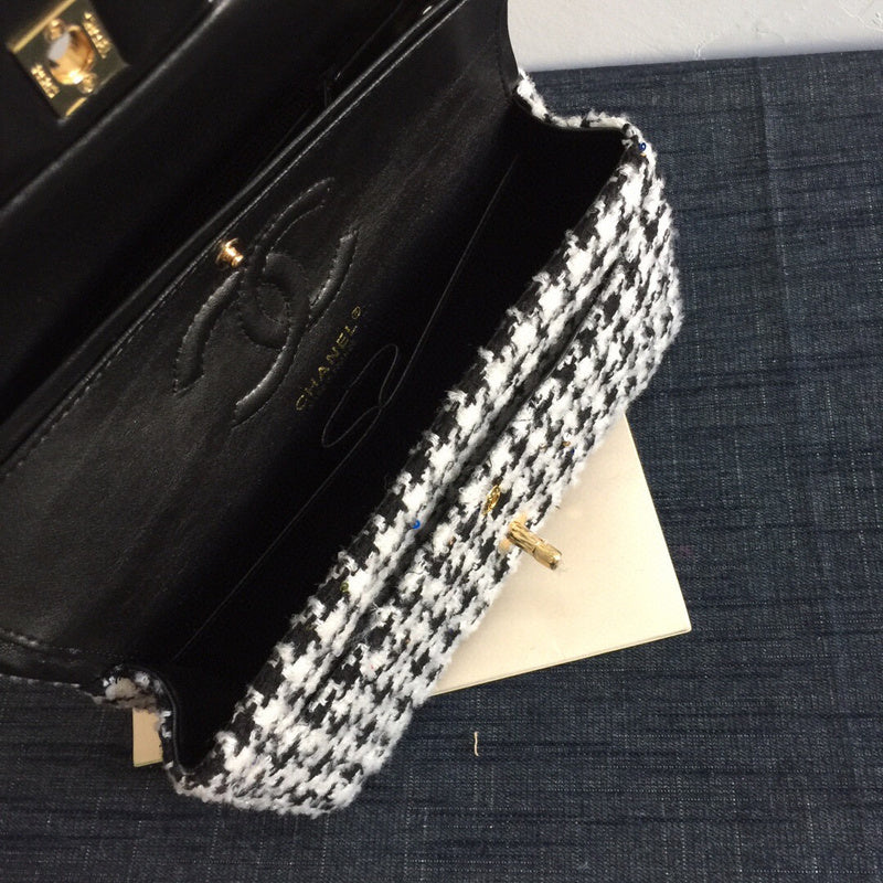 Luxe Touch Bags
- Bags - 2749