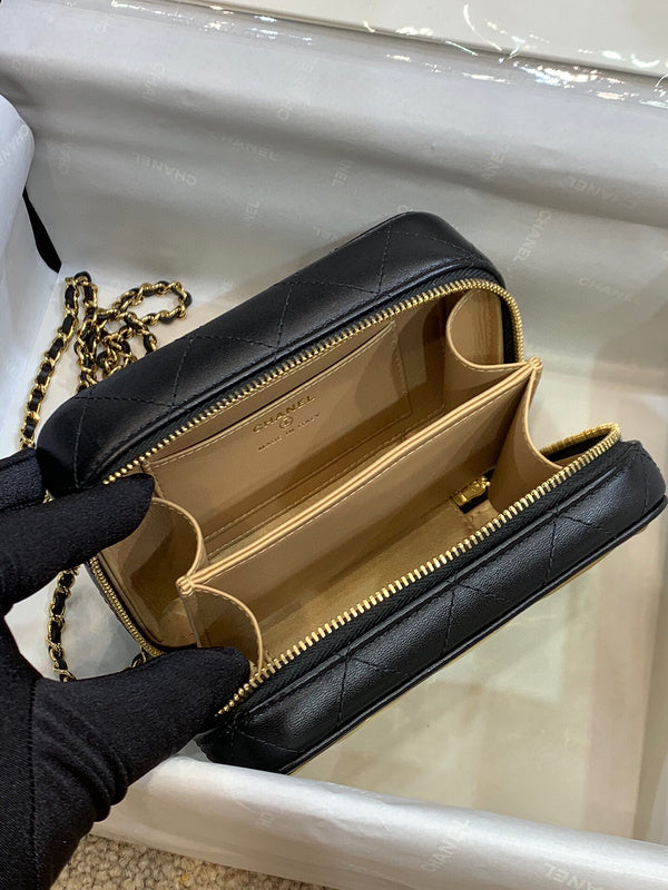 Luxe Touch Bags
- Bags - 3510