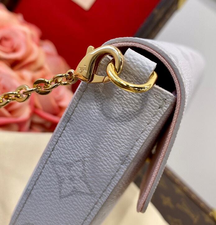 Luxe Touch Bags
- LTB Bags - 2962
