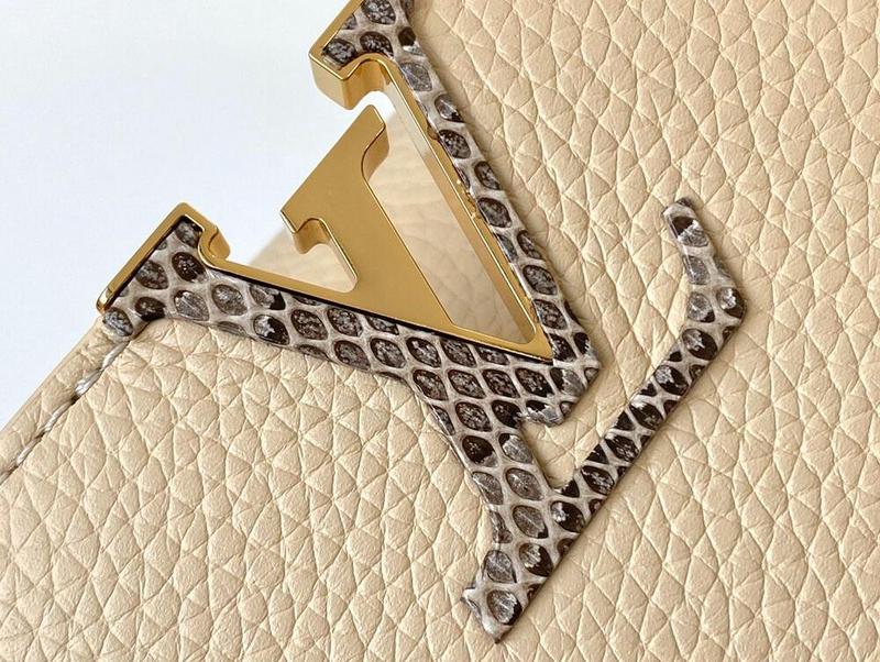 Luxe Touch Bags
- LTB Bags - 2575
