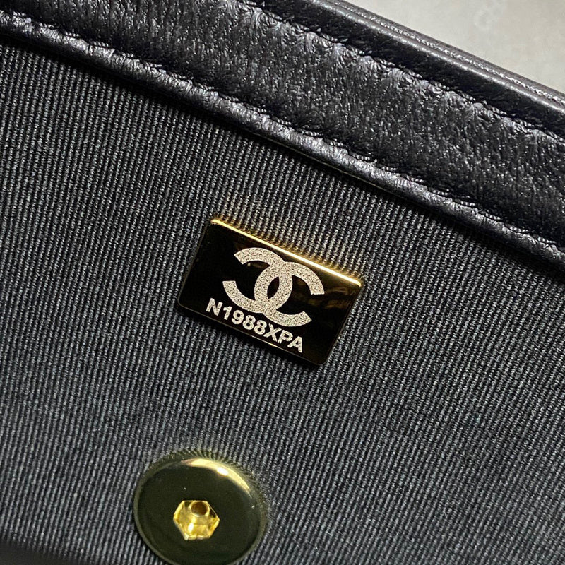 Luxe Touch Bags
- Bags - 3129
