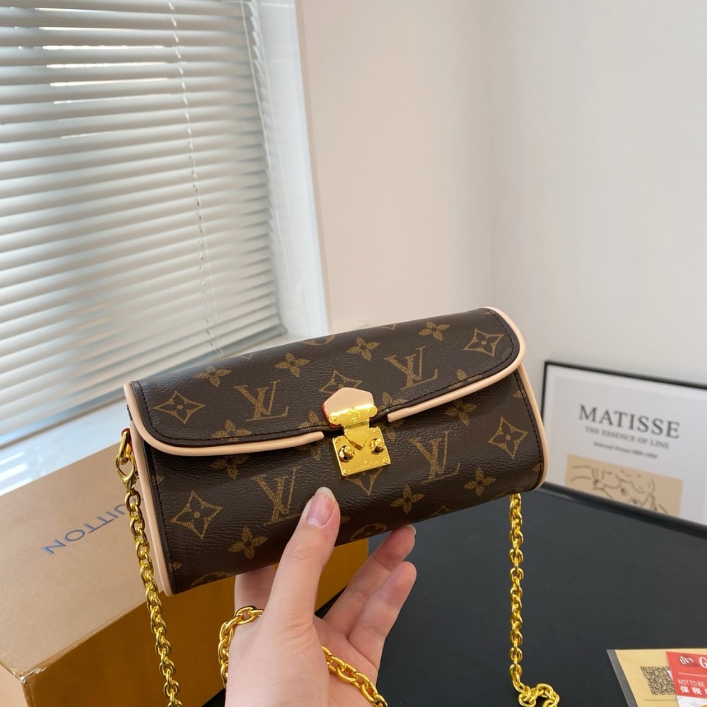 LV POCHETTE CAMILLE 20CM M13566