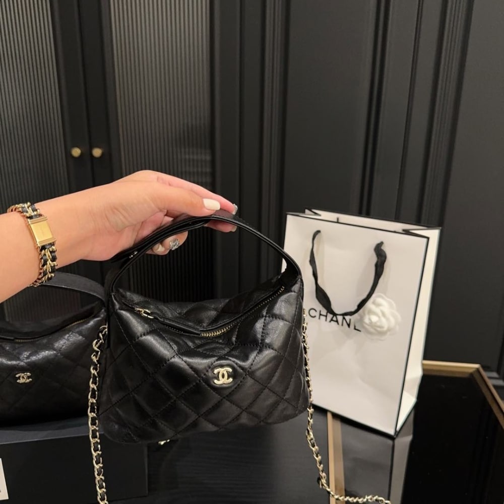 CC MAXI HOBO BAG BLACK 19CM