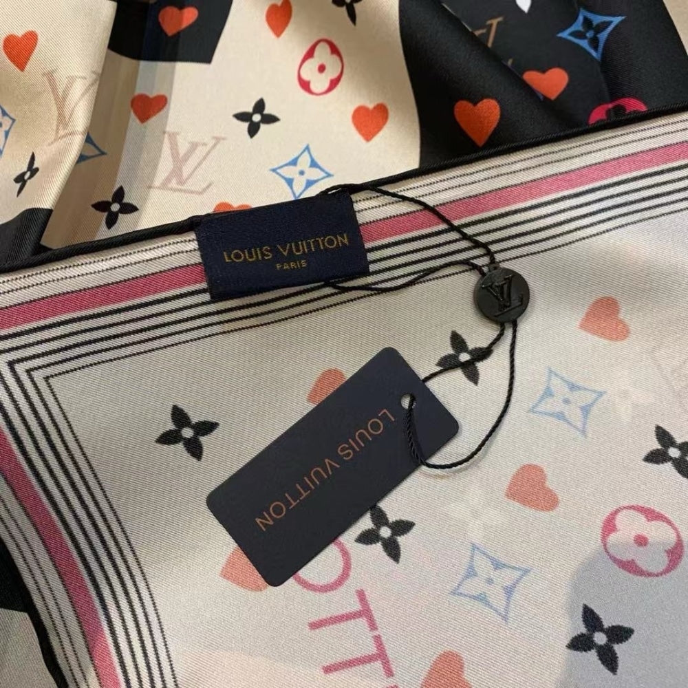 LV GAME ON SQUARE IN MUTIPLE COLORS 70CM