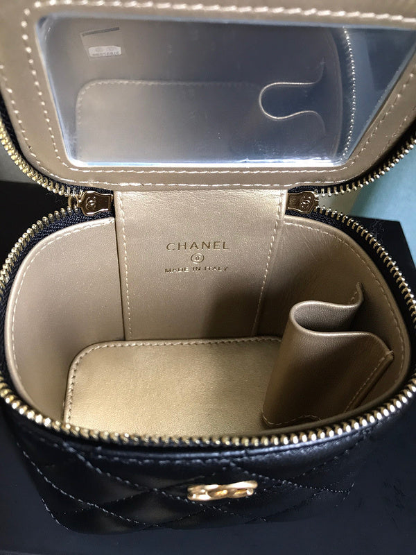 Luxe Touch Bags
- Bags - 3304
