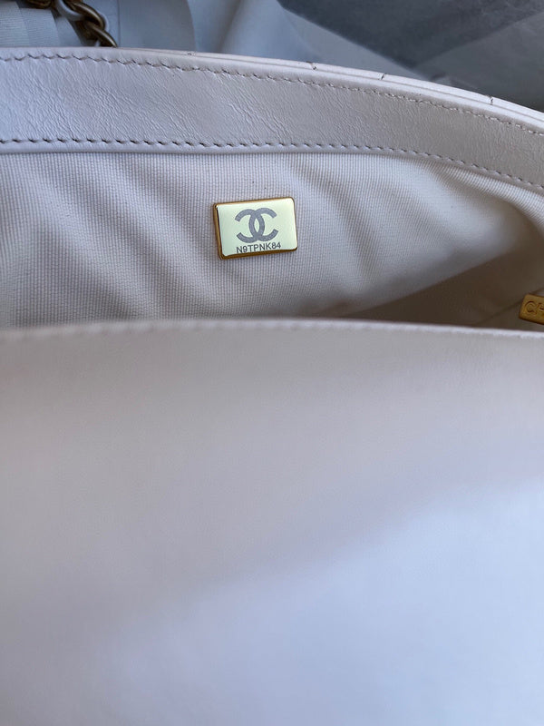 Luxe Touch Bags
- Bags - 3445