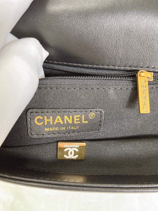 Luxe Touch Bags
- Bags - 3379