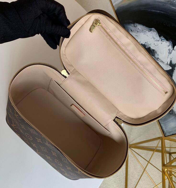 Luxe Touch Bags
- LTB Bags - 2955