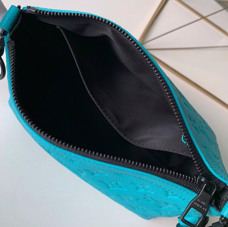 Luxe Touch Bags
- LTB Bags - 2921