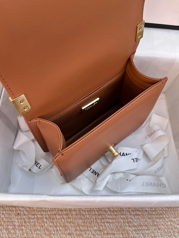 Luxe Touch Bags
- Bags - 3414