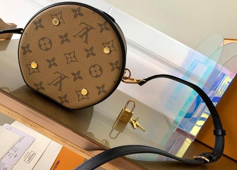 Luxe Touch Bags
- LTB Bags - 2527