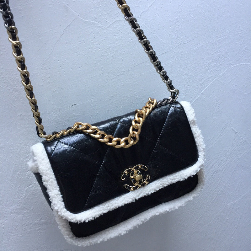 Luxe Touch Bags
- Bags - 3531