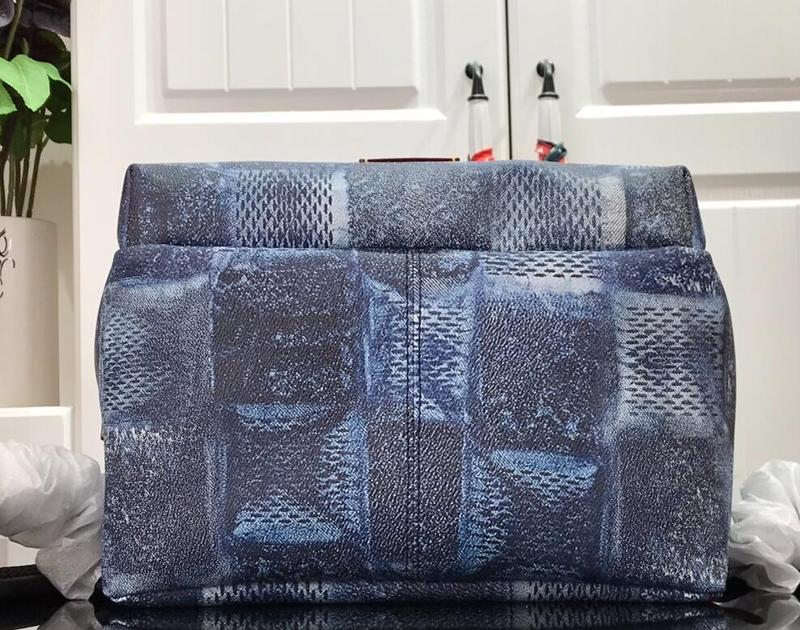 Luxe Touch Bags
- LTB Bags - 2372