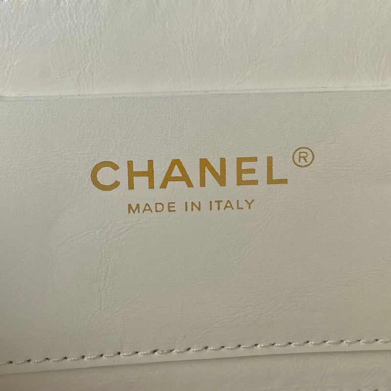 Luxe Touch Bags
- Bags - 2995