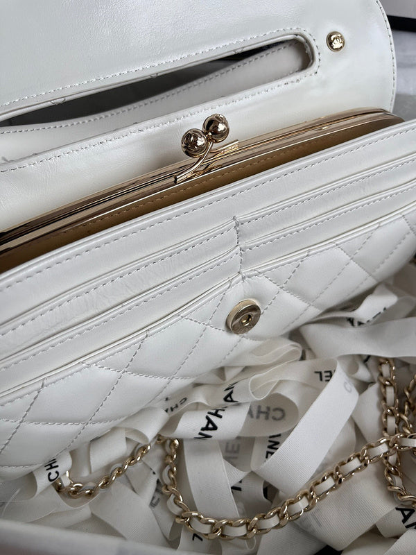Luxe Touch Bags
- Bags - 2996