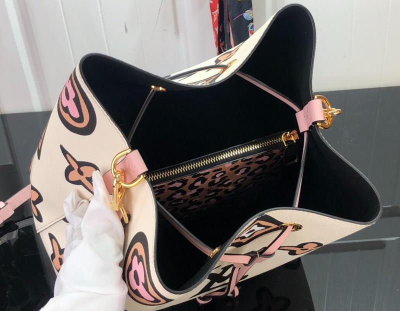 Luxe Touch Bags - 2340