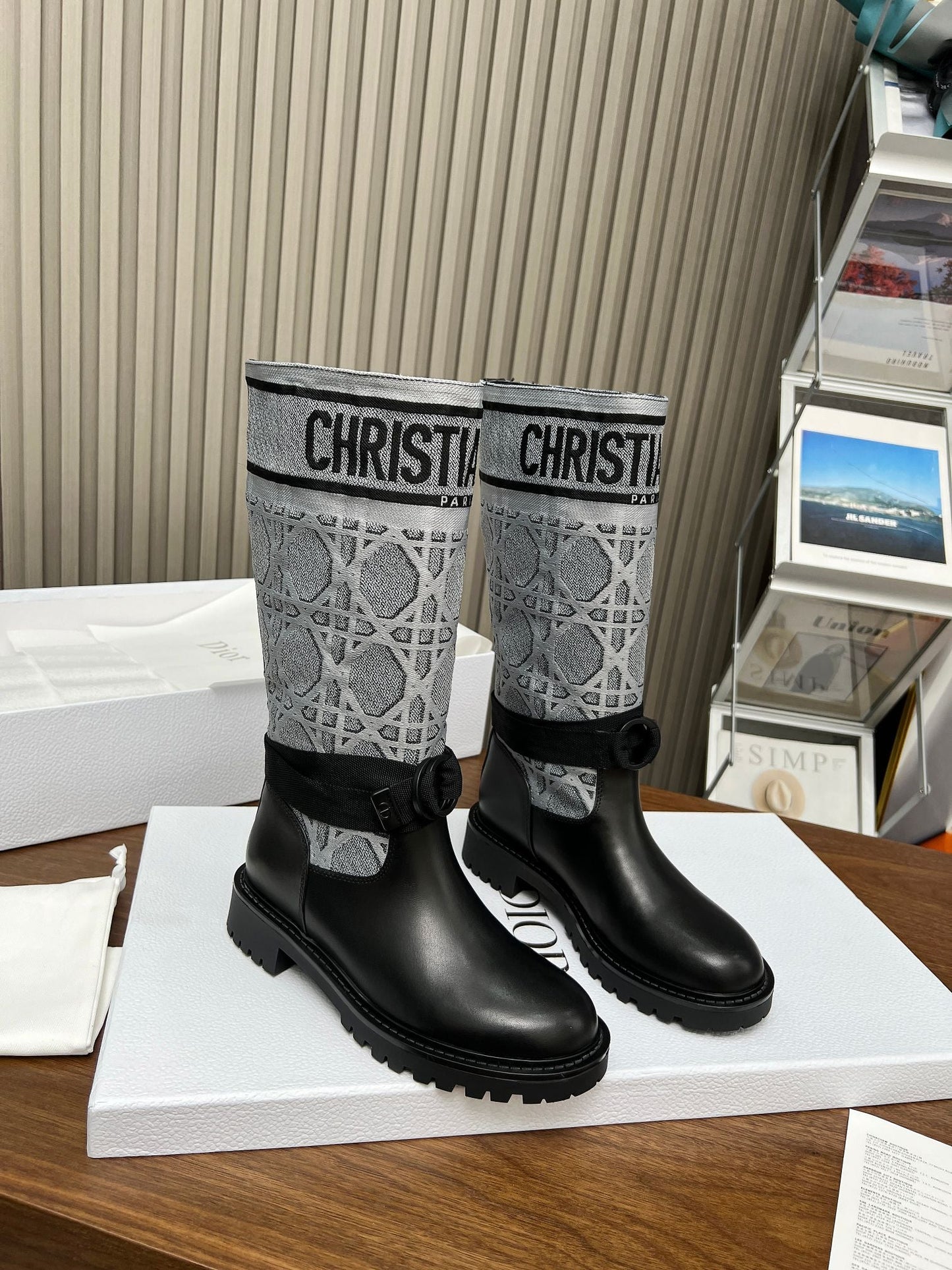 DD D MAJOR BOOT CALFSKIN BLACK AND GREY