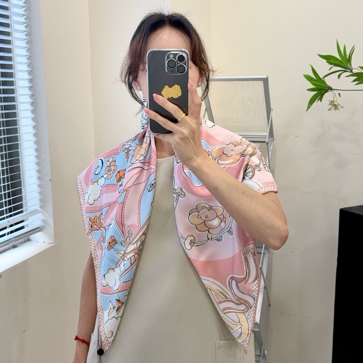 LV VIVIENNE 90 SPEEDY SQUARE SILK SCARF LIGHT PINK 90CM M79155