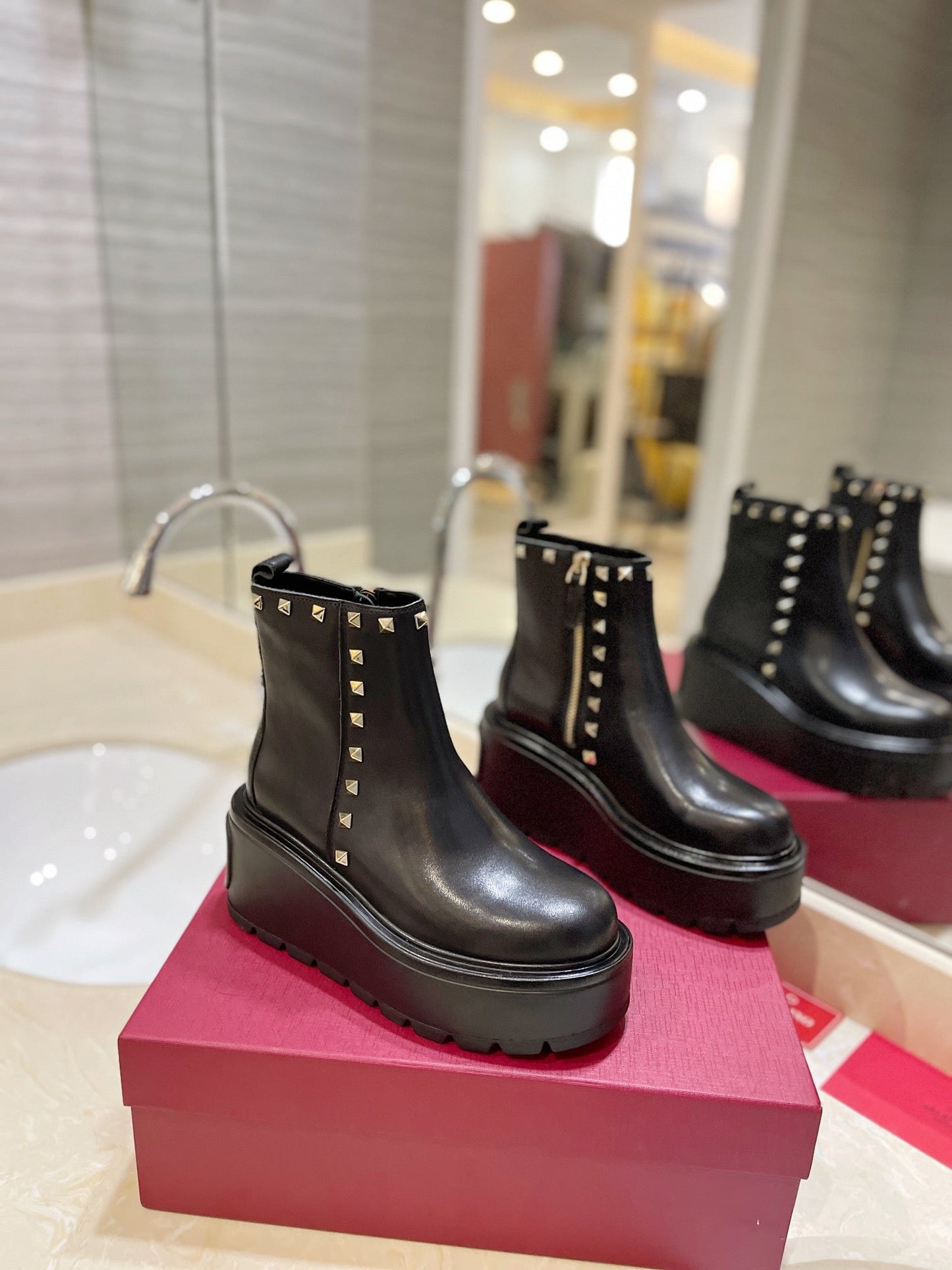 VL GARAVANI UNIQUEFORM CALFSKIN ANKLE BOOT BLACK 1W2S0CS0MMD 0NO