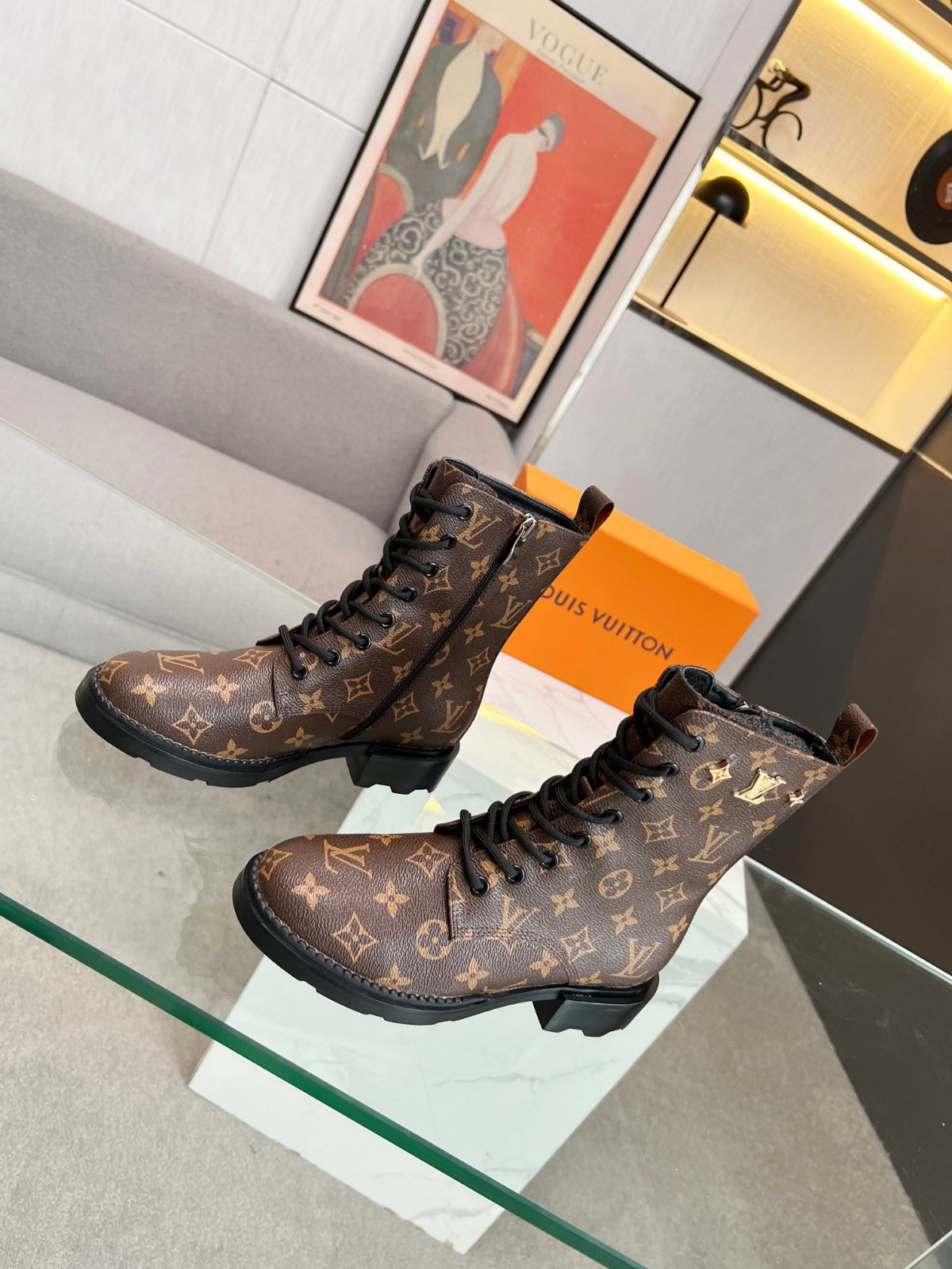 LV Women's Boots 202