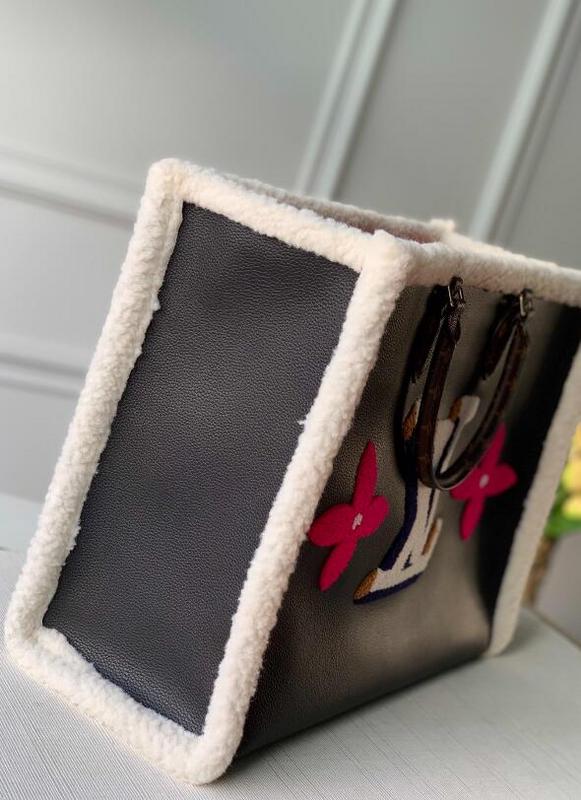 Luxe Touch Bags - 2592