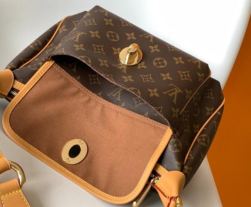 Luxe Touch Bags - 2137