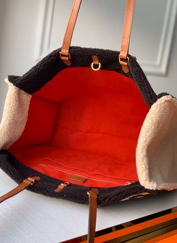 Luxe Touch Bags - 2989