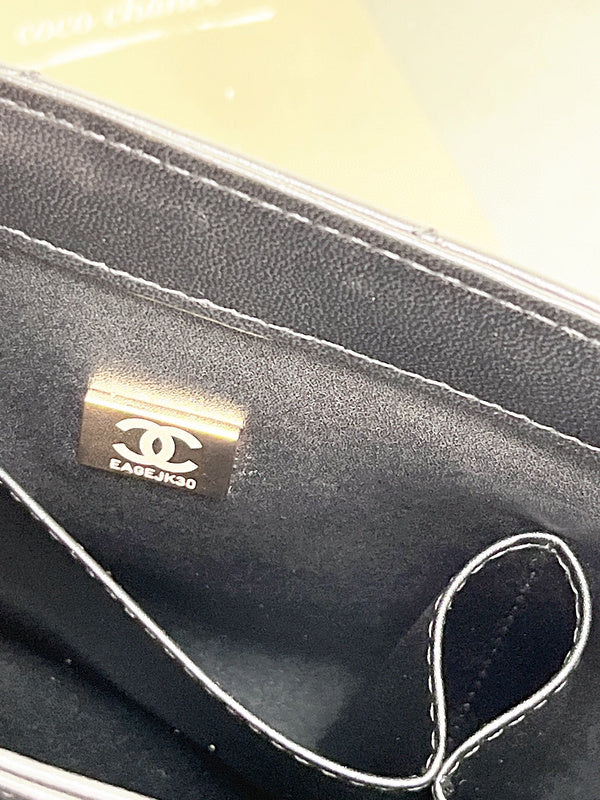 Luxe Touch Bags
- Bags - 2856