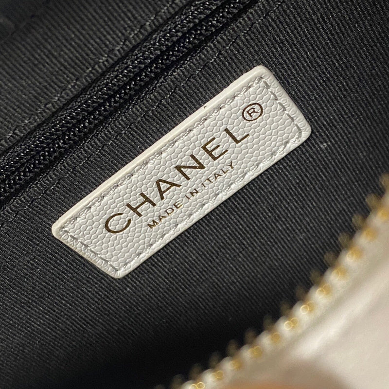 Luxe Touch Bags
- Bags - 3409