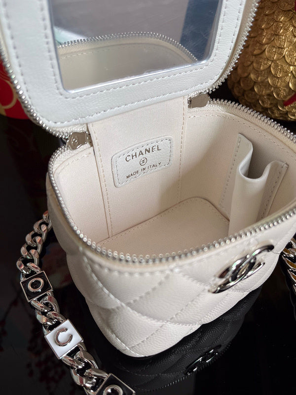 Luxe Touch Bags
- Bags - 3145