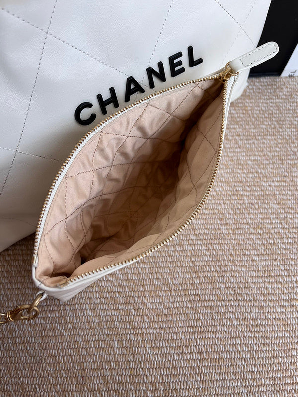 Luxe Touch Bags
- Bags - 3225