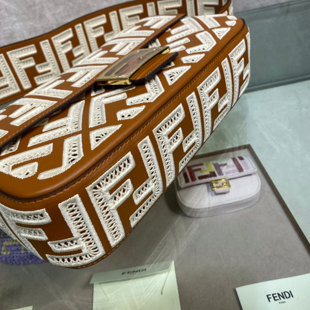 Luxe Touch - Bag - FED - 402