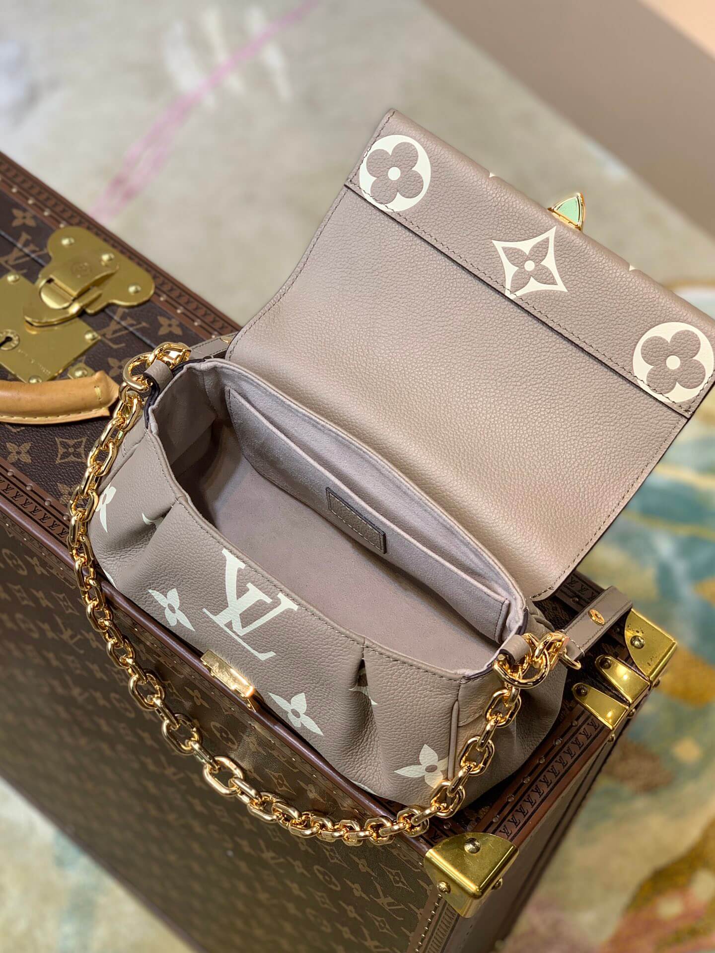 M45836 Favorite Monogram 24cm grey TOURTERELLE / CRÈME