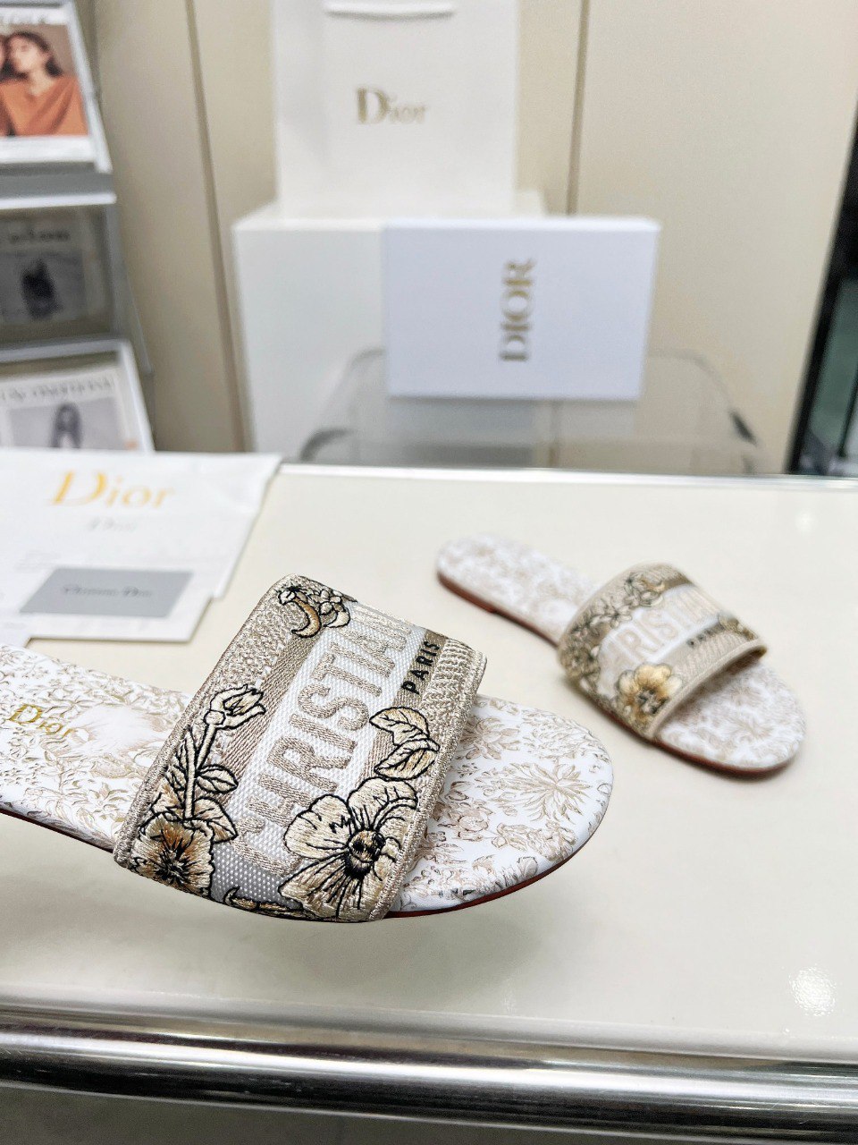 Luxe Touch Dway Slides