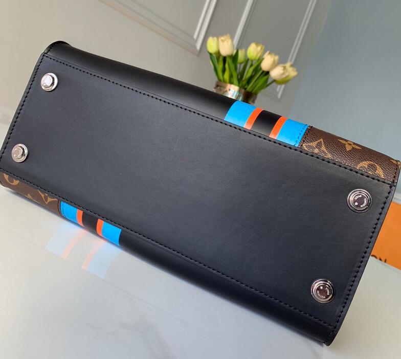 Luxe Touch Bags -   2934