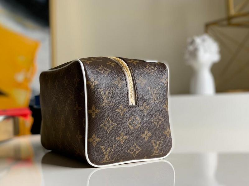 Luxe Touch Bags -   2627