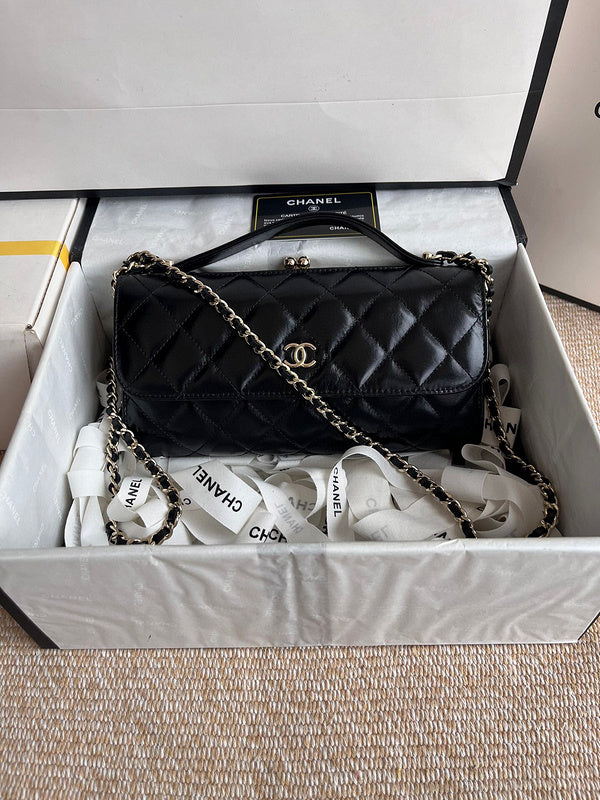 Luxe Touch Bags 

 -  Bags - 3000
