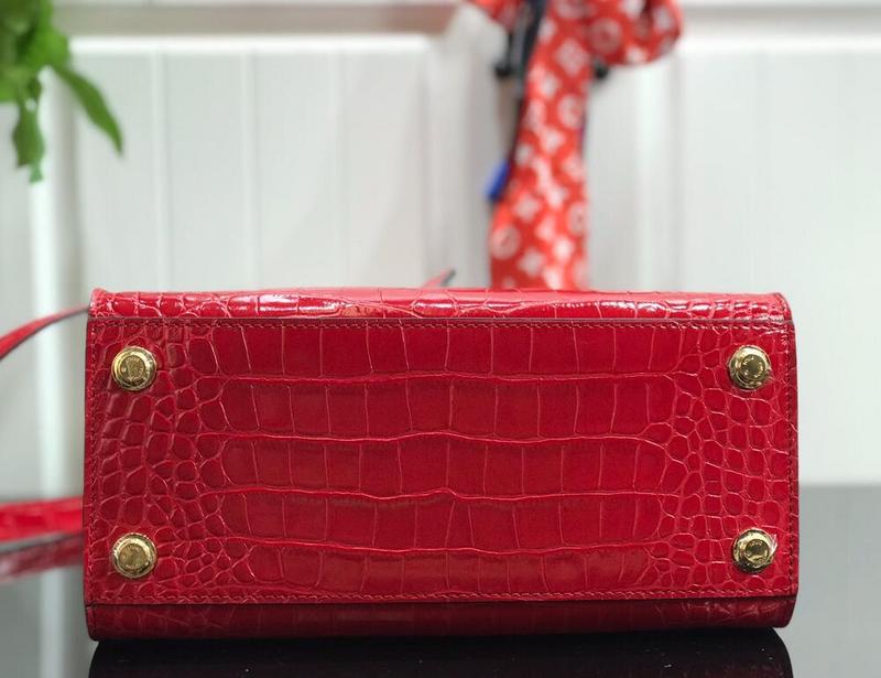 Luxe Touch Bags -   2673