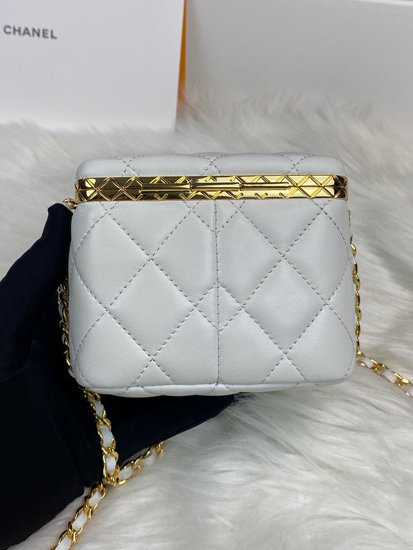 Luxe Touch Bags 

 -  Bags - 3124