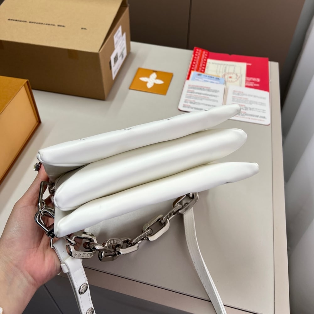LV COUSSIN BB WHITE 21CM M11957