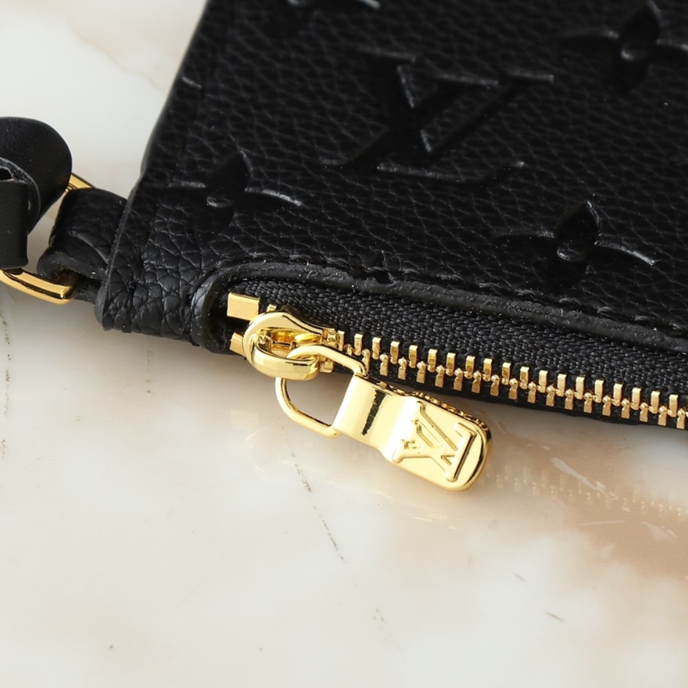 LV ALL IN GM BLACK 30CM M13044