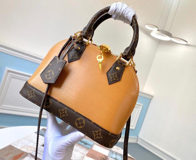 Luxe Touch Bags -   3174