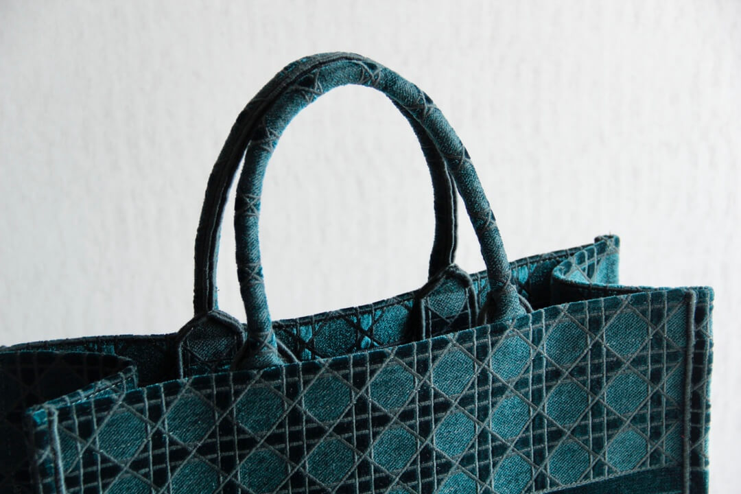 DIR1286 Book Tote BIG size 41.5cm 36.5cm Embroidery LOGO red Handbag green-1