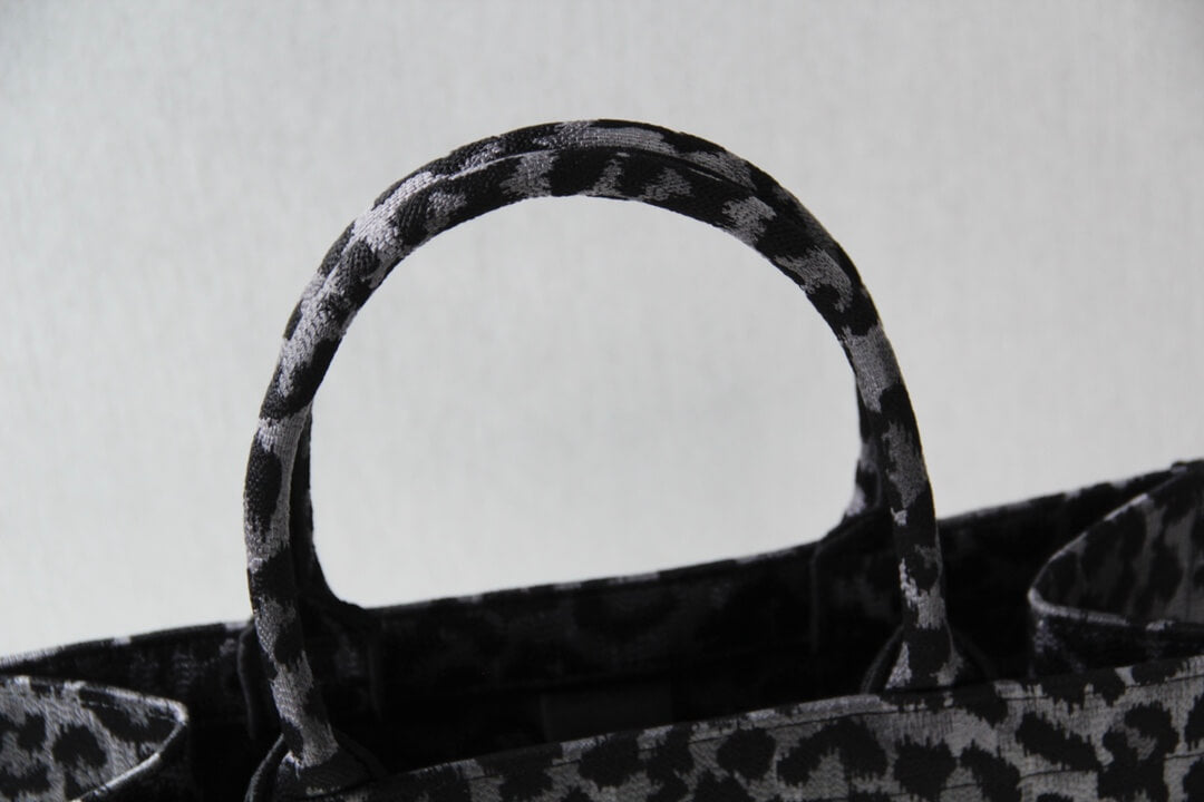 DIR1286 Book Tote BIG size 41.5cm 36.5cm Embroidery LOGO red Handbag Mizza-2