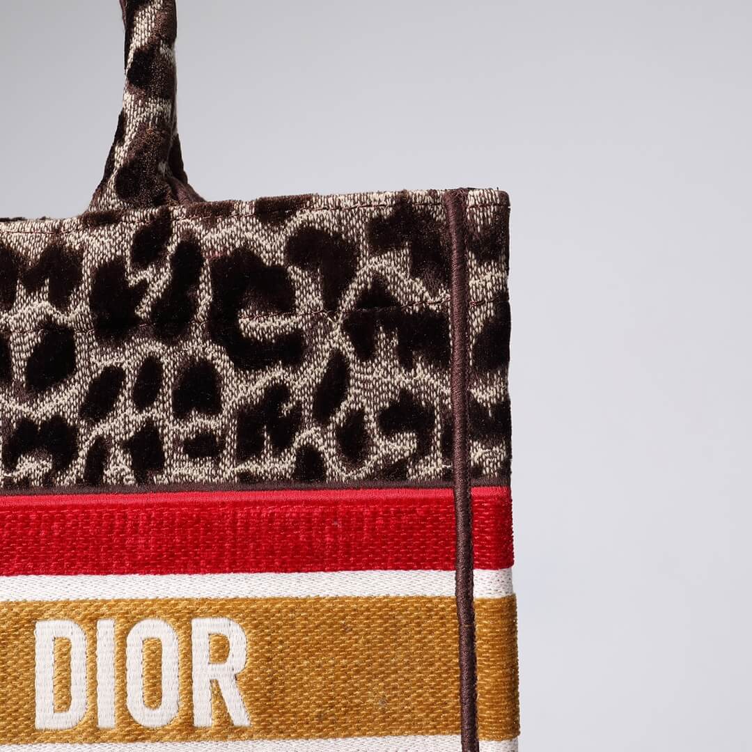 DIR1286 Book Tote BIG size 41.5cm 36.5cm Embroidery LOGO red Handbag Beige Mizza