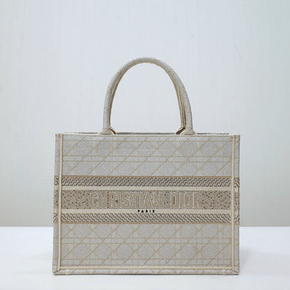 DIR1286 Book Tote BIG size 41.5cm 36.5cm Embroidery LOGO red Handbag Pearl White-1