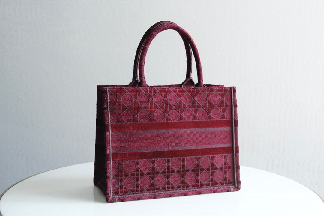 DIR1286 Book Tote BIG size 41.5cm 36.5cm Embroidery LOGO red Handbag rose red