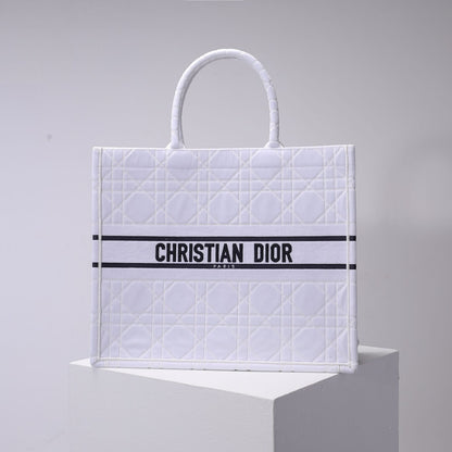 DIR1286 Book Tote BIG size 41.5cm 36.5cm Embroidery LOGO red Handbag white