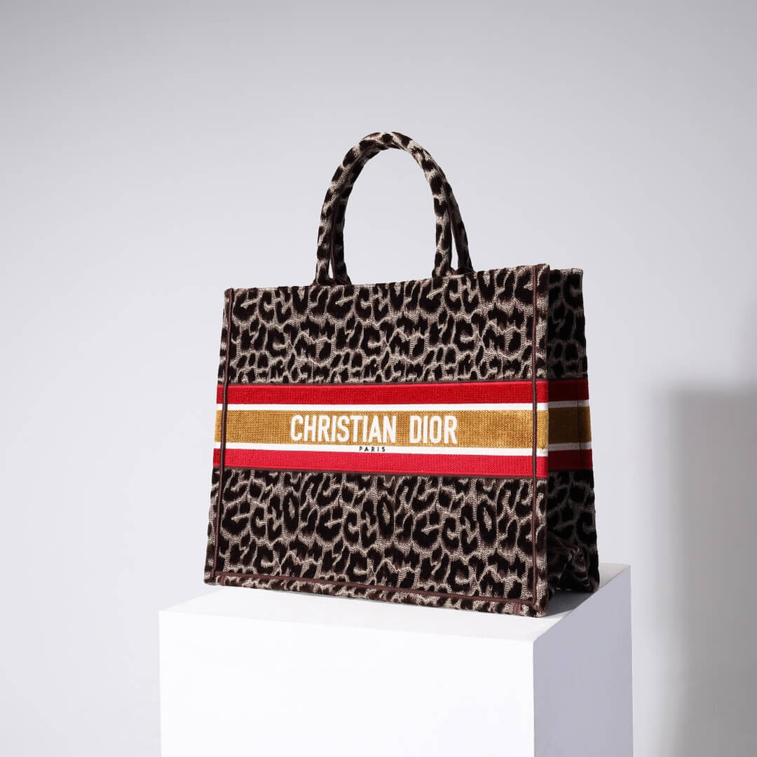 DIR1286 Book Tote BIG size 41.5cm 36.5cm Embroidery LOGO red Handbag Beige Mizza