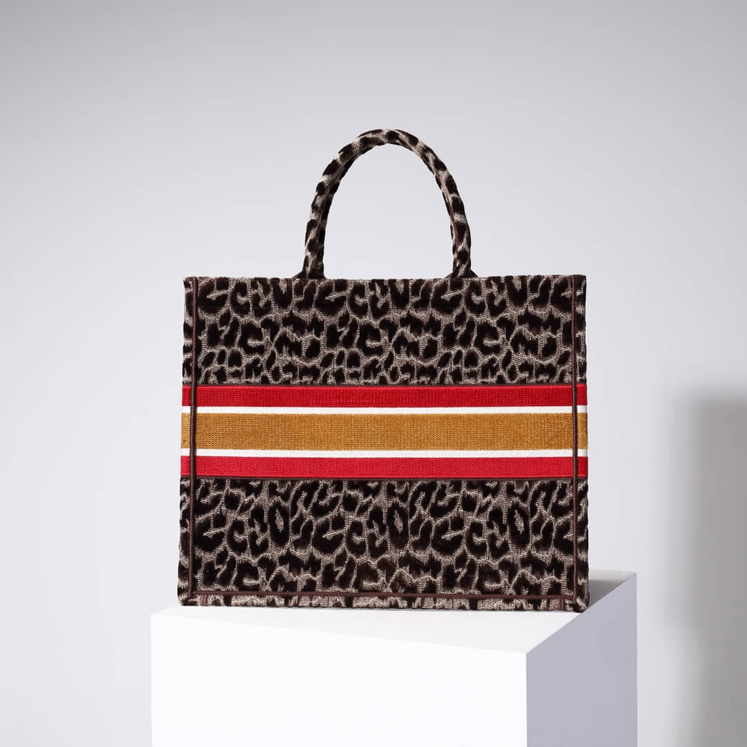 DIR1286 Book Tote BIG size 41.5cm 36.5cm Embroidery LOGO red Handbag Beige Mizza